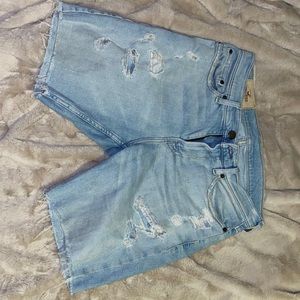 Men’s Hollister ripped Jean Shorts. Size 30